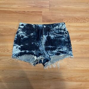 Washed jean shorts